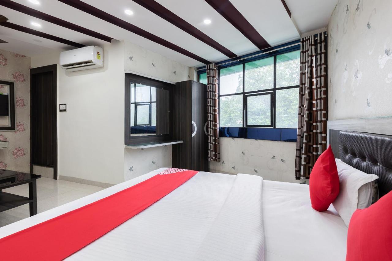 Oyo 45301 Hotel Om Palace Sāgar Eksteriør bilde