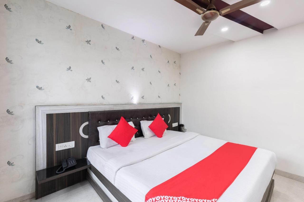 Oyo 45301 Hotel Om Palace Sāgar Eksteriør bilde